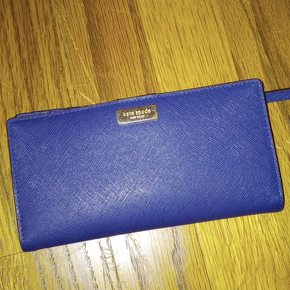 Kate Spade snap billfold wallet